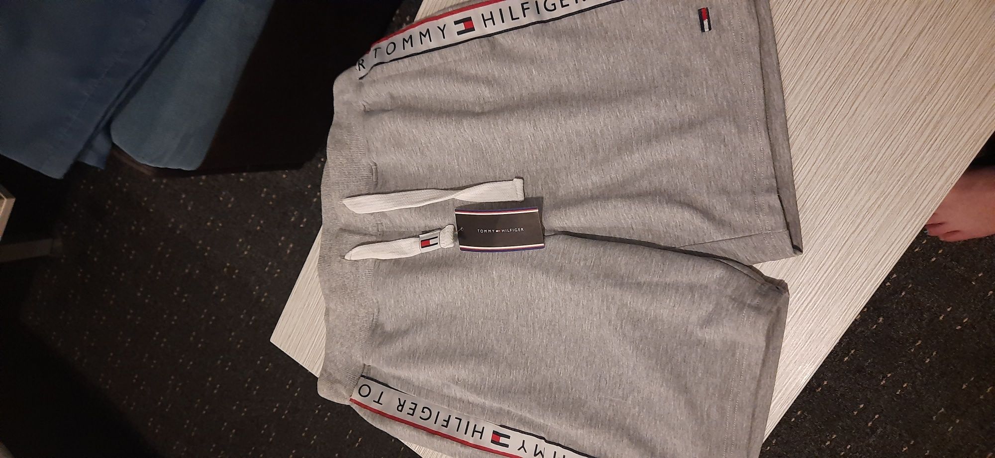 Spodenki  Tommy Hilfiger  meskie (B14)