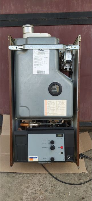 Vaillant T5 газовий двох контурний котел.