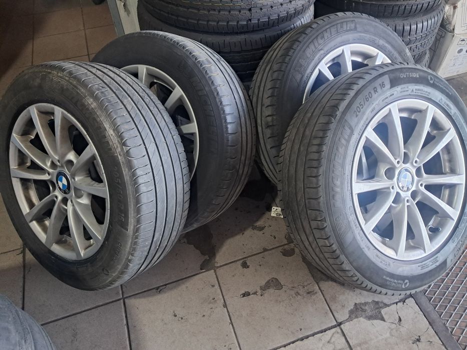 4 Jantes/Pneus BMW R16
Espero que se encontrem bem.
Segue para