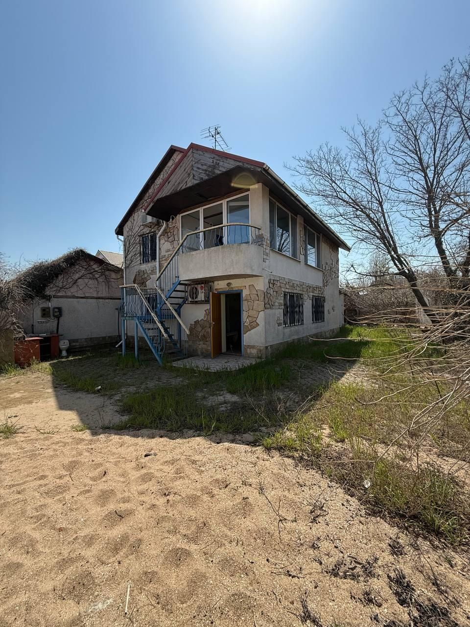 Дом с большим участком в  прибрежной зоне.(207-798)