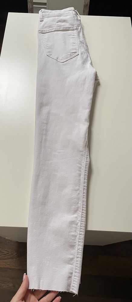Spodnie białe ZARA r 34 rurki wysokie stan