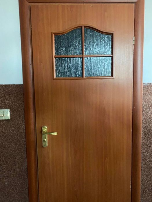 Двері у ванну кімнату