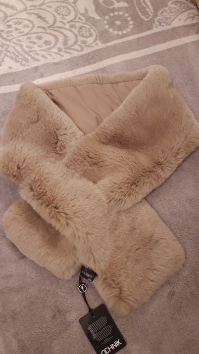 Szal futrzany firmy Ochnik nowy