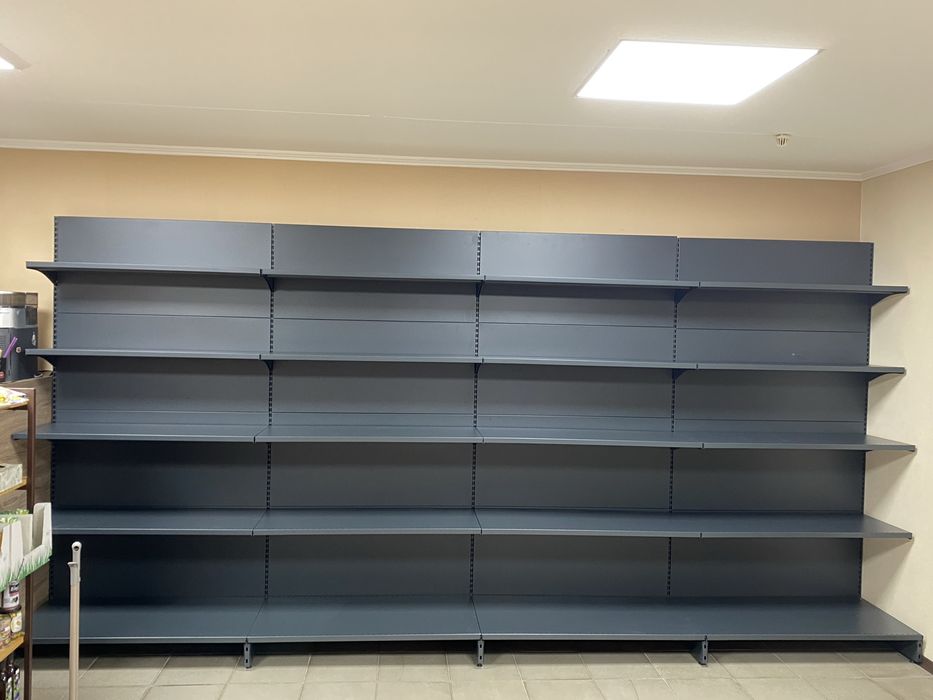 Металеві стелажі