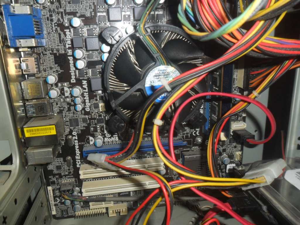Мощный компьютер intel core I 3\2 gen \озу ddr3 4гб \гта 5 работает