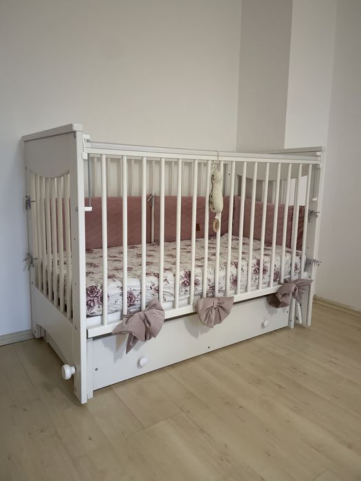 Łóżeczko z kolyską i szufladą 120x60 + materac i gratisy