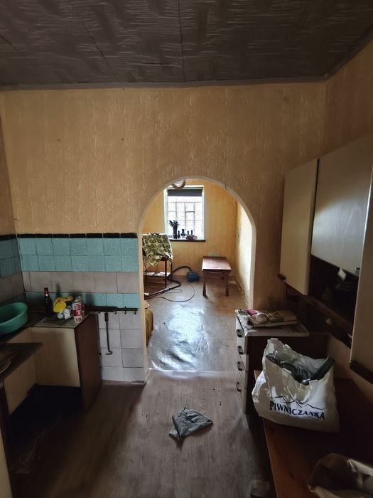 Dom z ziemią 3h ( las, budynki gospodarcze)