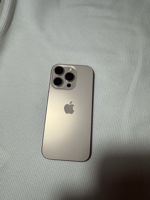 Продам айфон (iphone) apple 16 pro 128 gb