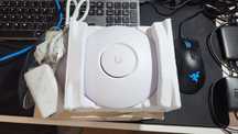 Ubiquiti U6+ z PoE injectorem