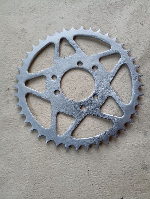 Звёздочка ведомая для мотовелосипеды дырчик.  б.у.