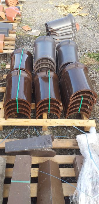 Wyprzedaż Dachówek, gąsiorów , kominków dodatków ceramicznych