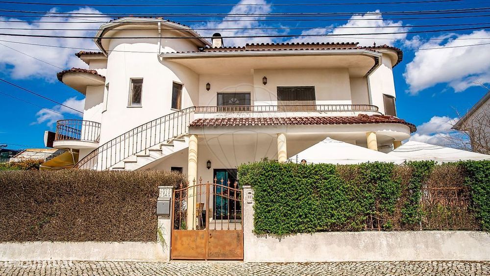 Moradia T5 para venda