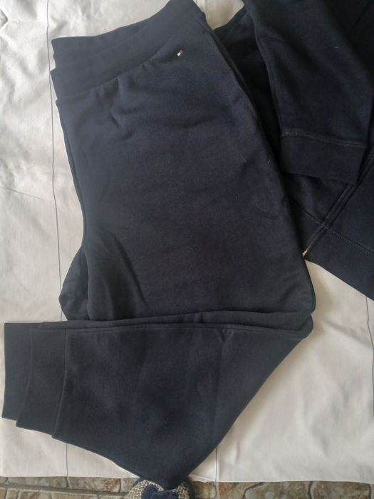 Продам женский костюм Tommy Hilfiger оригинал