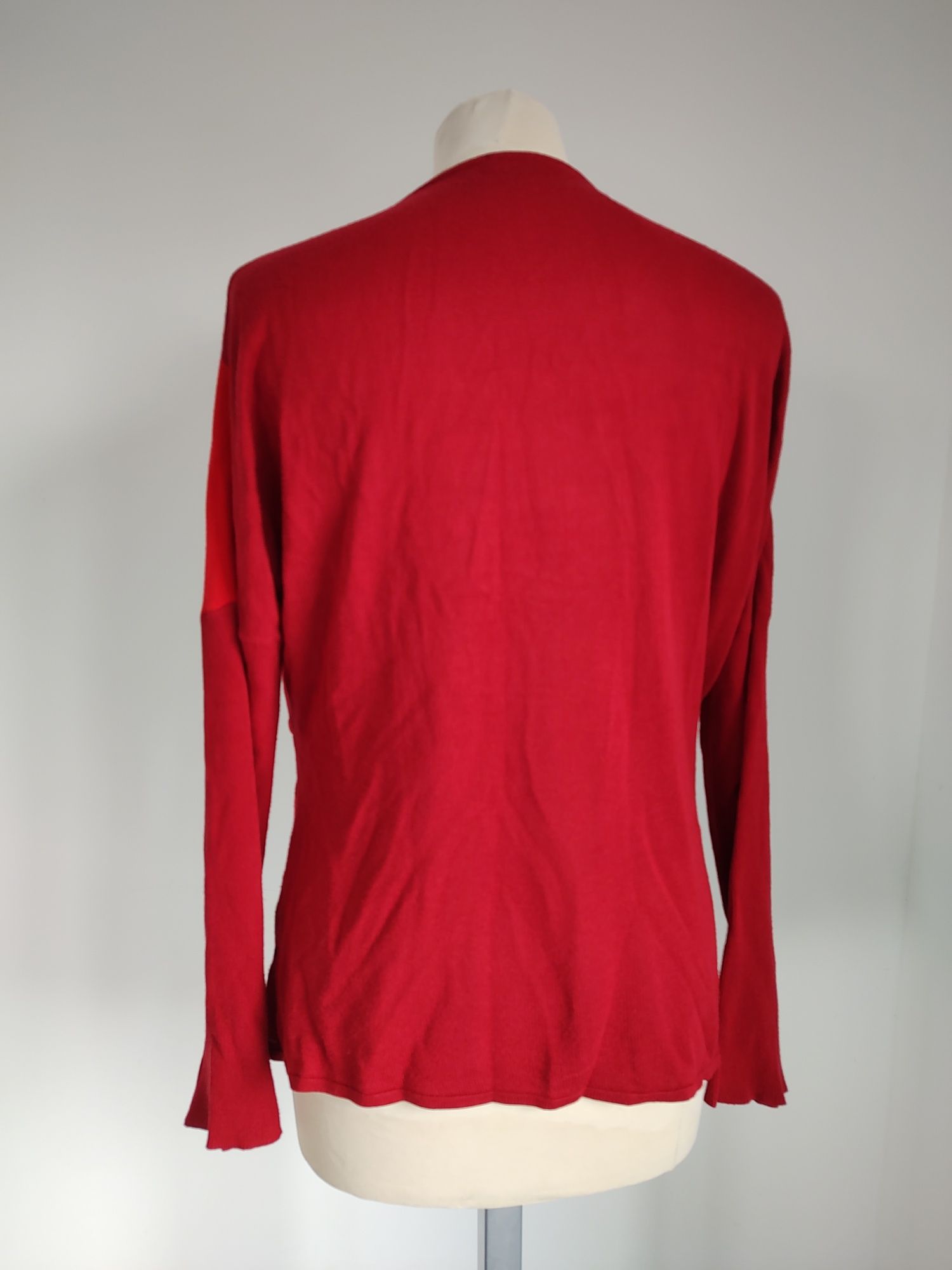 Czerwony sweter okryj serce Tatuum 36
