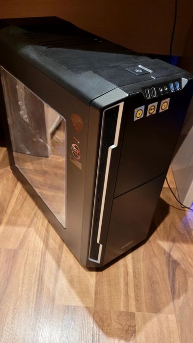 Komputer z monitorem 24"