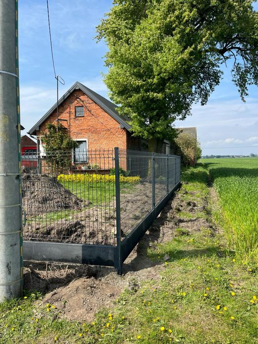 Montaż ogrodzeń panelowych