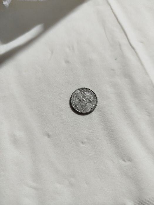 Moedas diversas de escudo