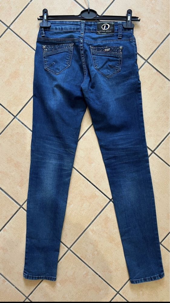 Nowe jeansy proste