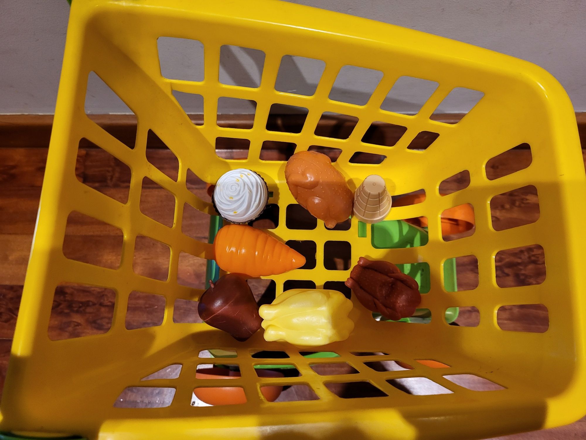 Carrinho de compras de brincar.