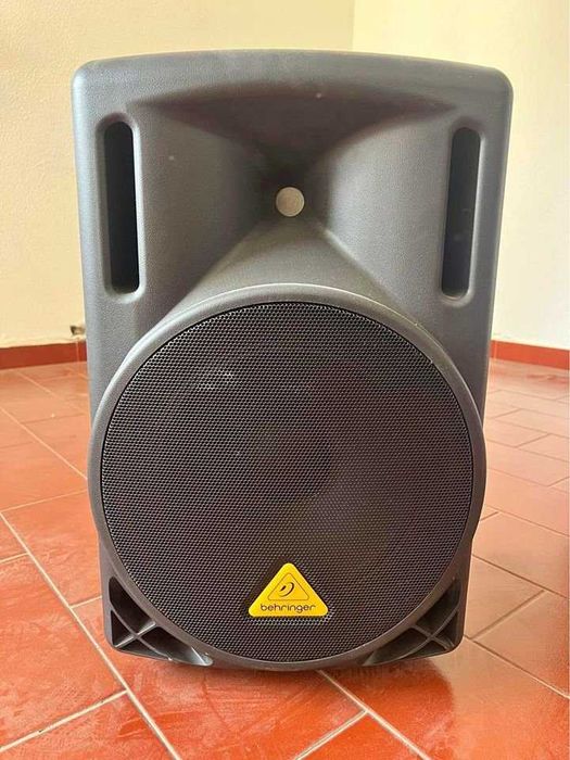 Colunas Behringer B212XL 800 Wats