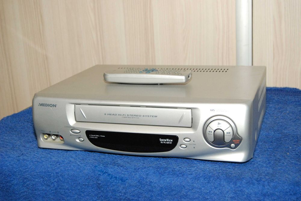 Magnetowid Medion/Daewoo 6 głowic HiFi stereo  z pilotem.