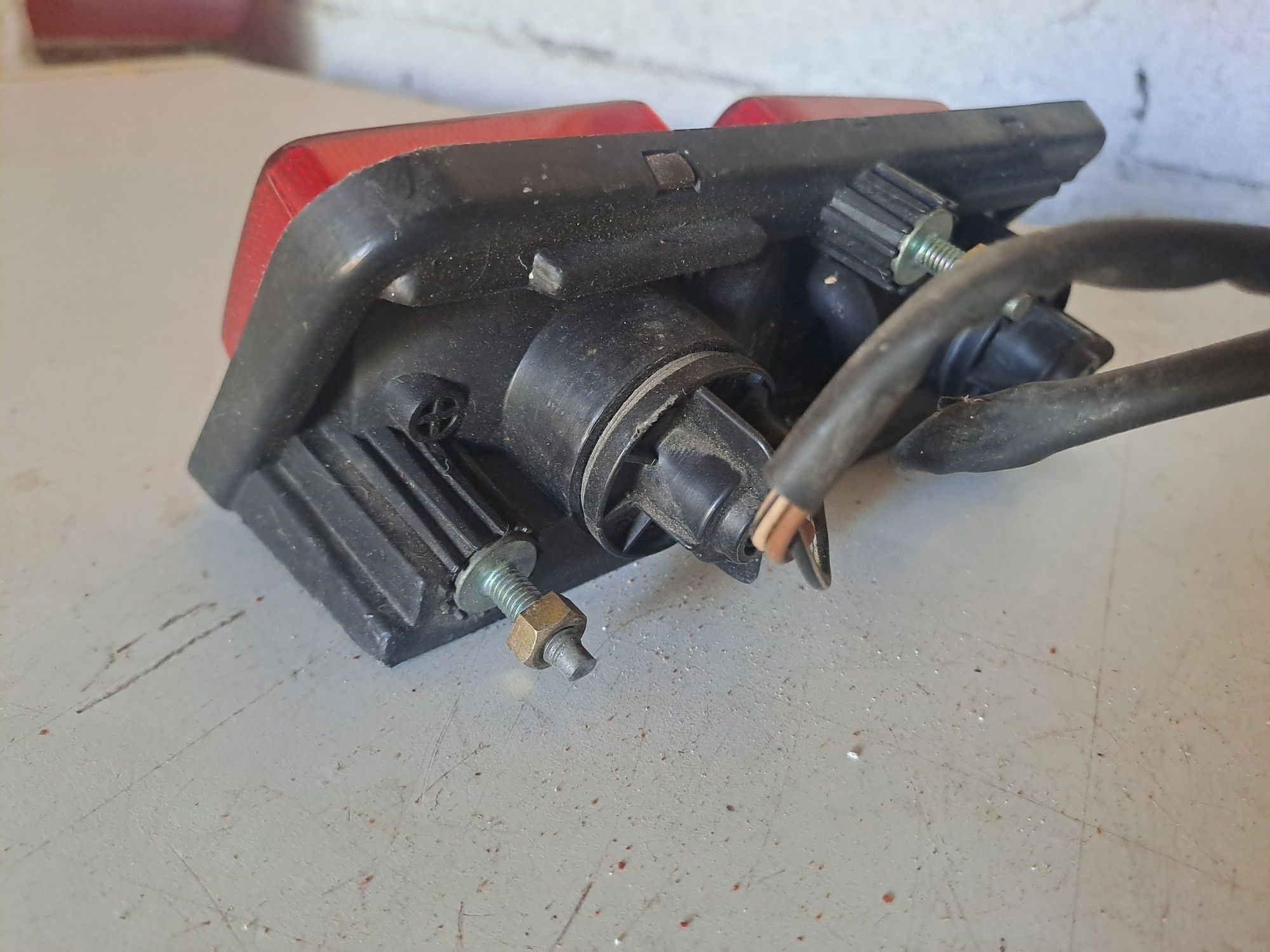 Farol traseiro oriunda de uma Suzuki RGV250