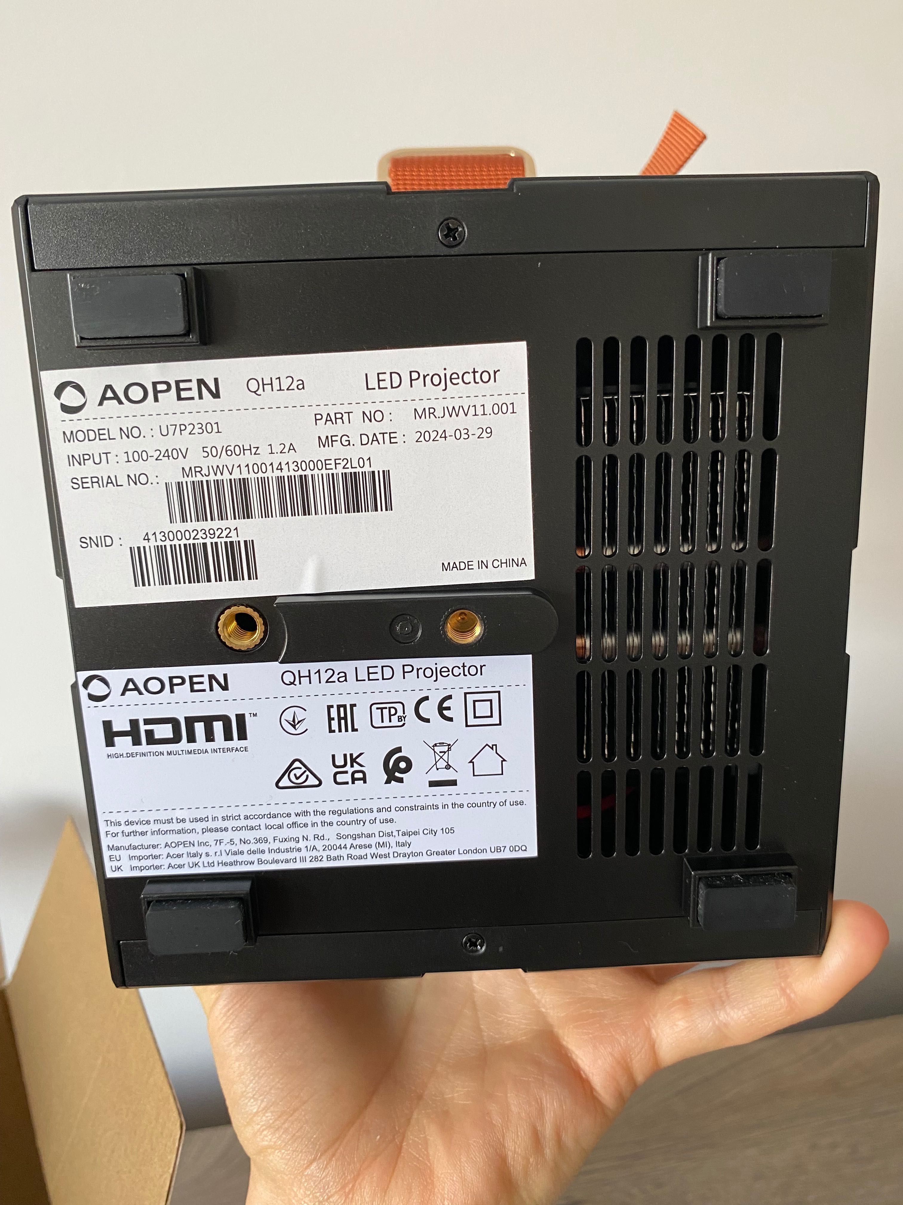 Projektor multimedialny
AOPEN QH12a
