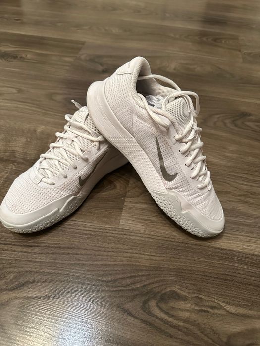 Кросівки Nike жіночі тенісні б/у