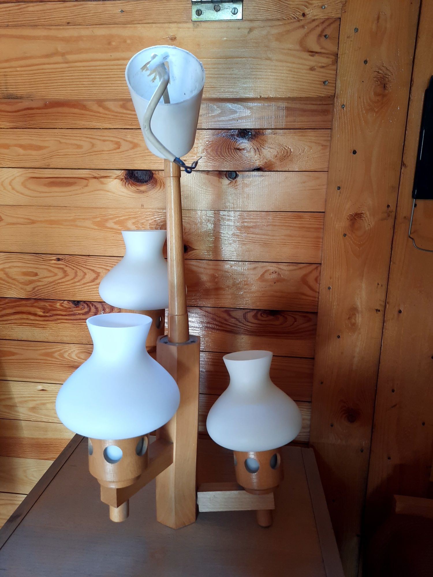 Lampa żyrandol drewniany