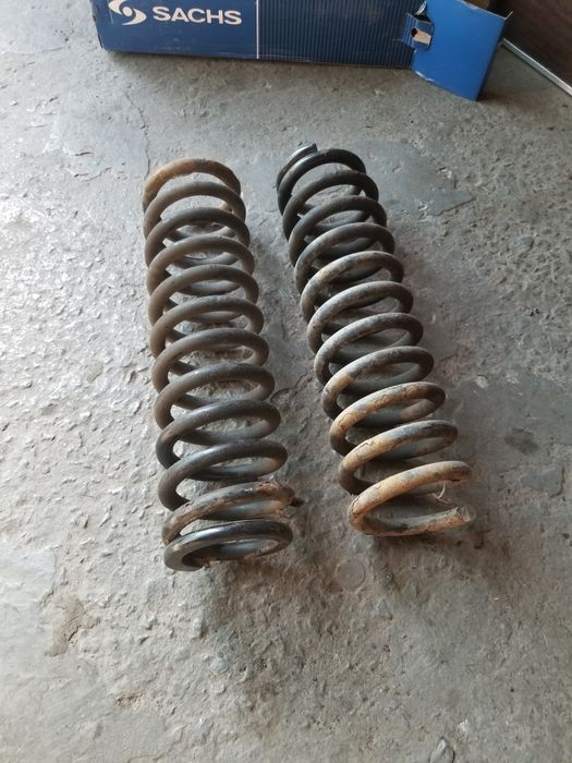 Передні Пружини до w124