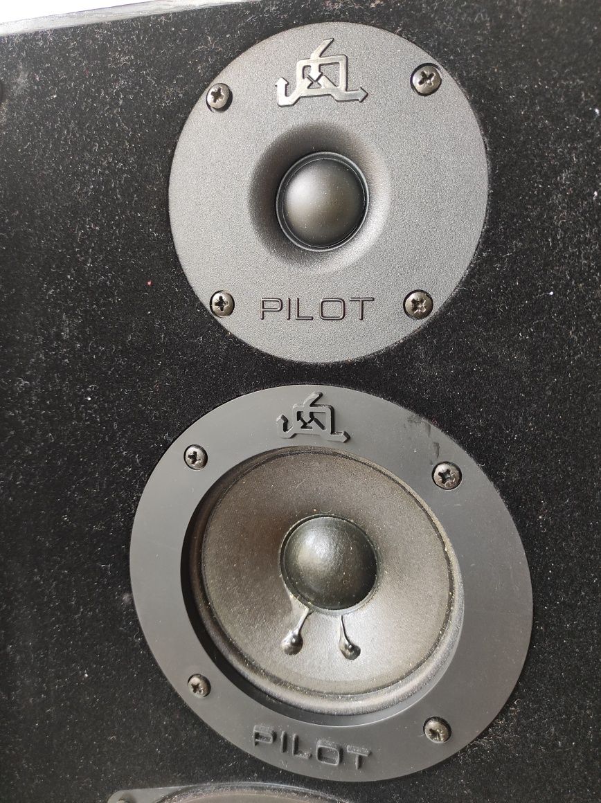 Colunas Pilot RS3 (Seas, Peerless SR 10)