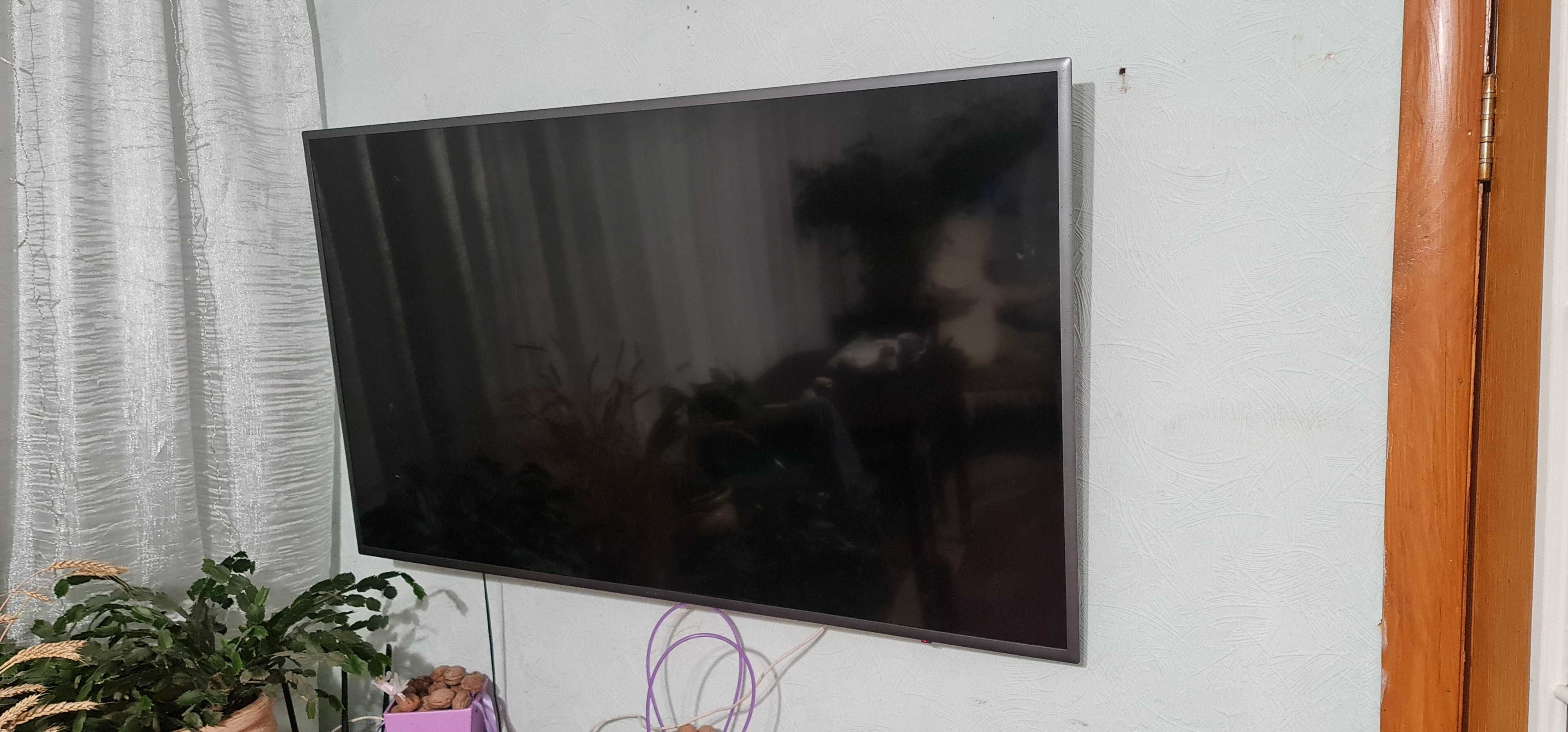 Продам телевизор Самсунг UE55K5500 под  разборку или восстановление.