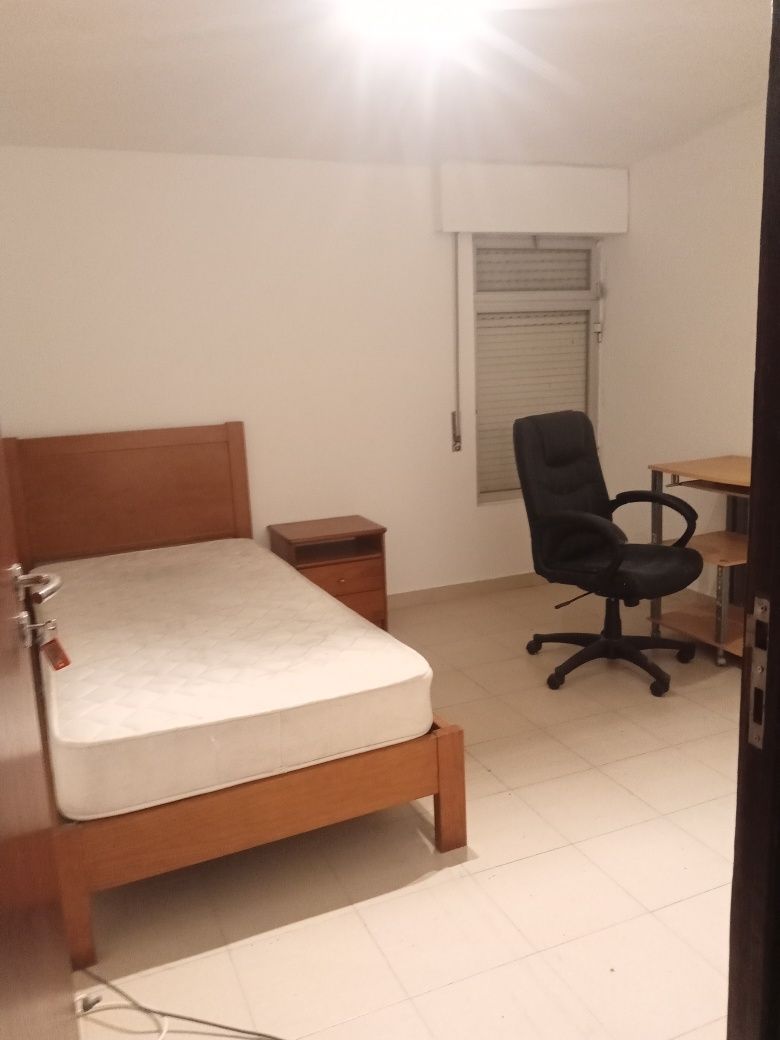 Quarto pará alugar .