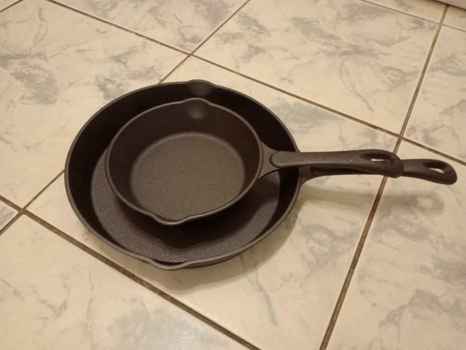 2 sztuki Patelni żeliwnych Krisberg