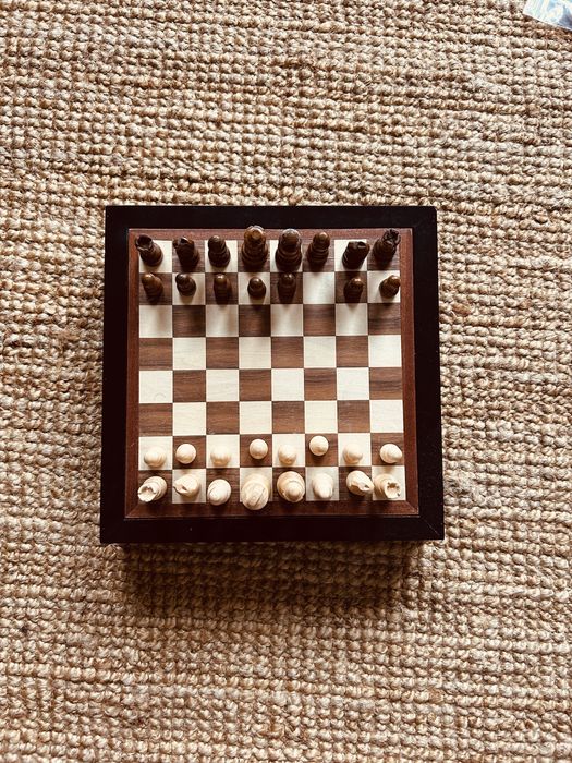 Tabuleiro de xadrez/damas com duas gavetas