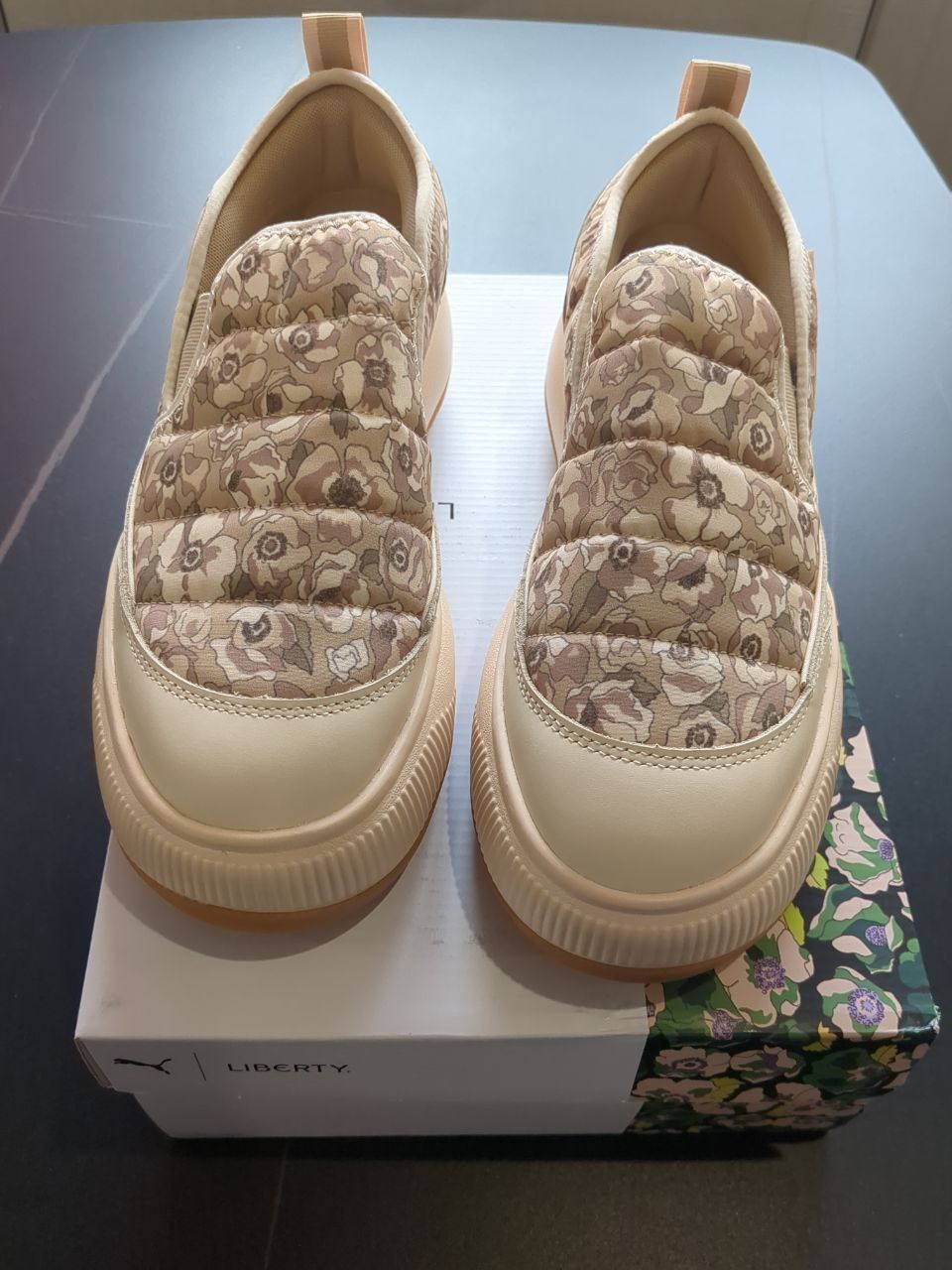 Сліпони Puma X Liberty Suede Mayu Slip-On Sneakers.