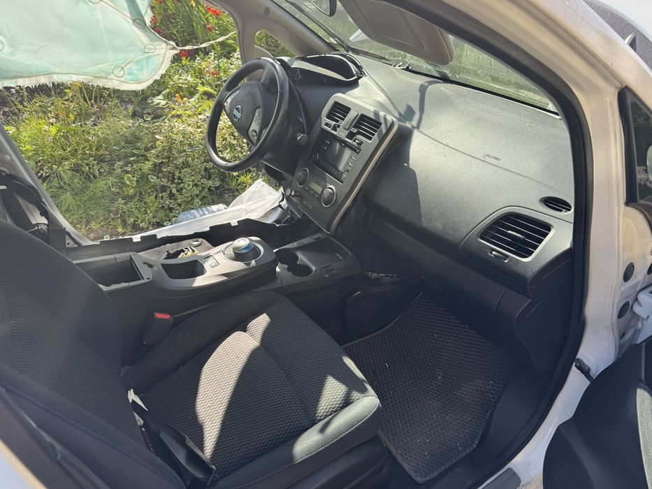 Nissan leaf 24 після дтп