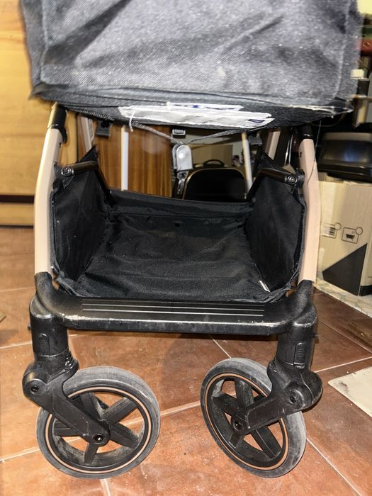 Carrinho bebe chipolino