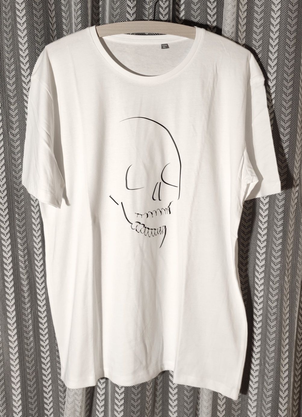 T-shirts brancas com Caveiras Unisexo