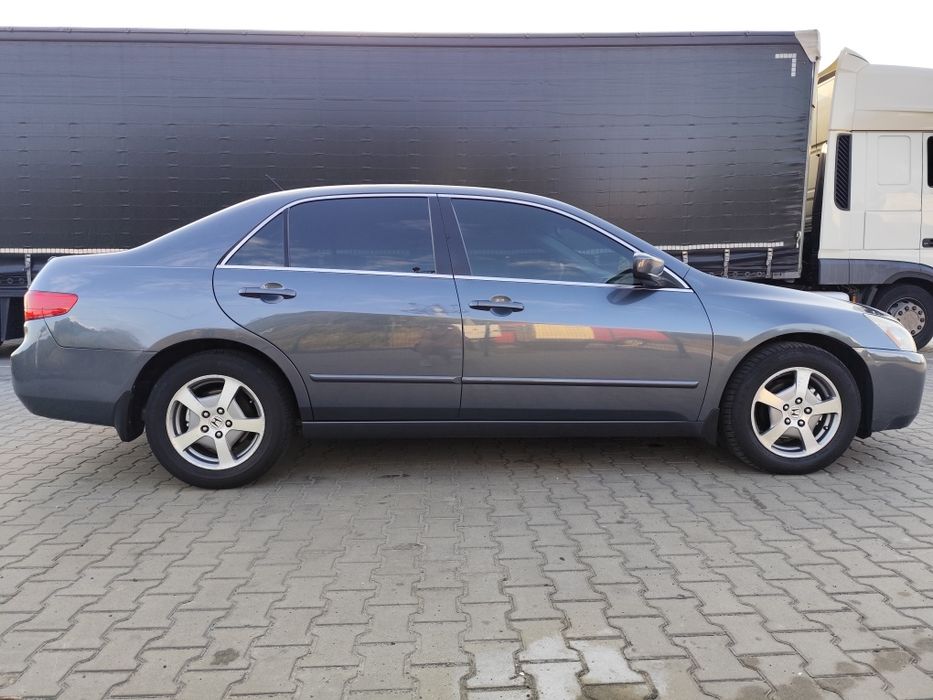 Продам Хонда аккорд гибрид