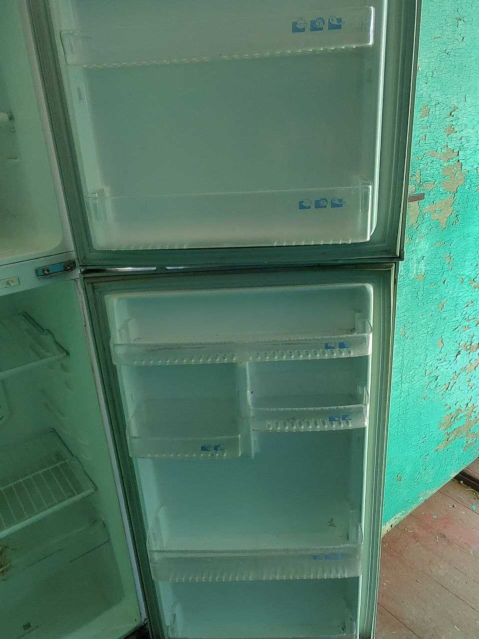 Холодильник Samsung No Frost не морозит