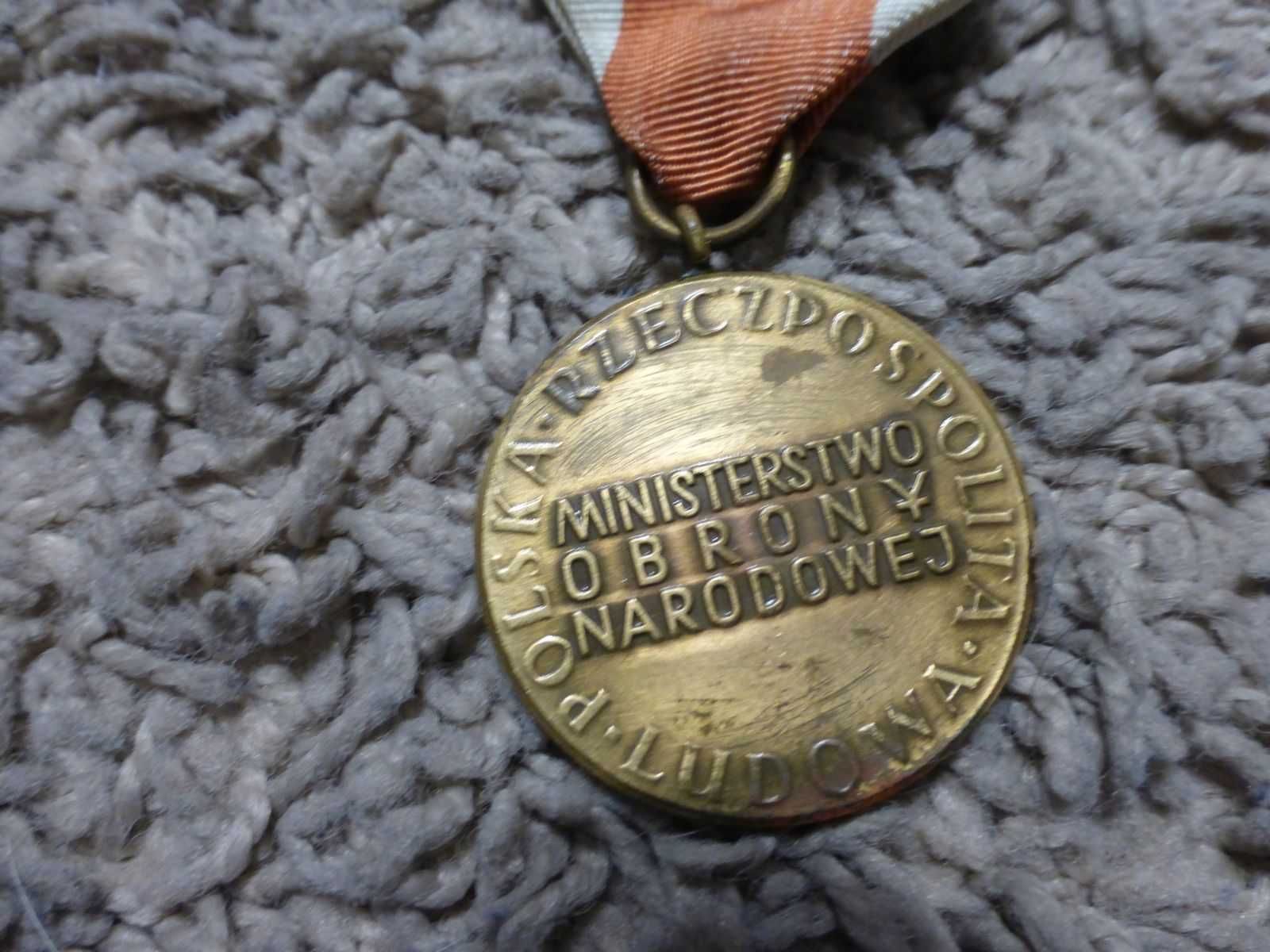 Brązowy medal za zasługi dla obronności kraju + legitymacja 1982 r PRL