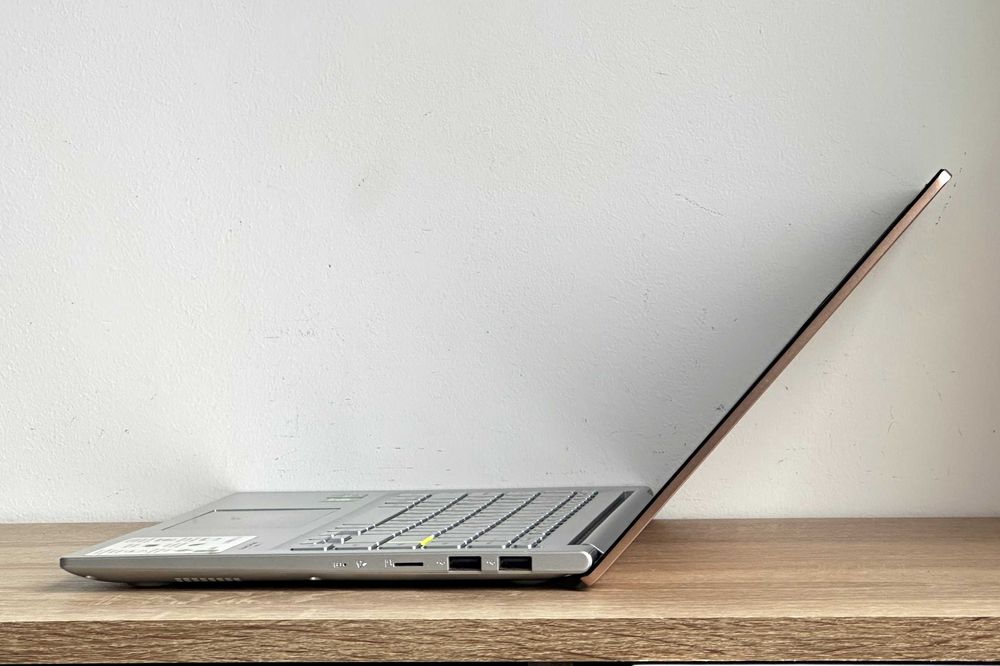 Asus VivoBook 14" Core i5-1135G7, 512Гб, NVIDIA MX330, Ноутбук 7 годин