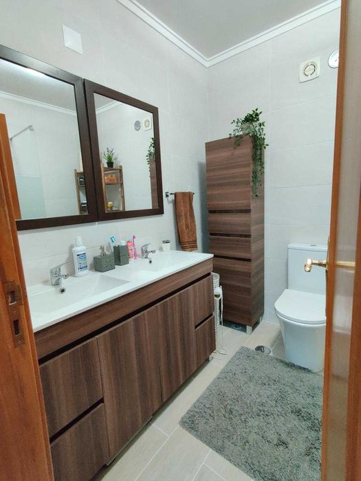 Farto do Barulho? Vende-se Sossego (com Casa T2 Incluída) em Azeitão!