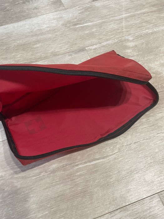 Bolsa Audi kit primeiros socorros