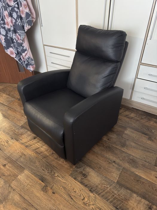 Fotel rozkladany z funkcja masażu