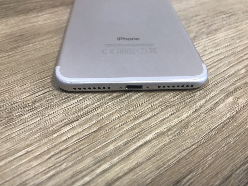 Продам iphone 7 plus 32 bypass