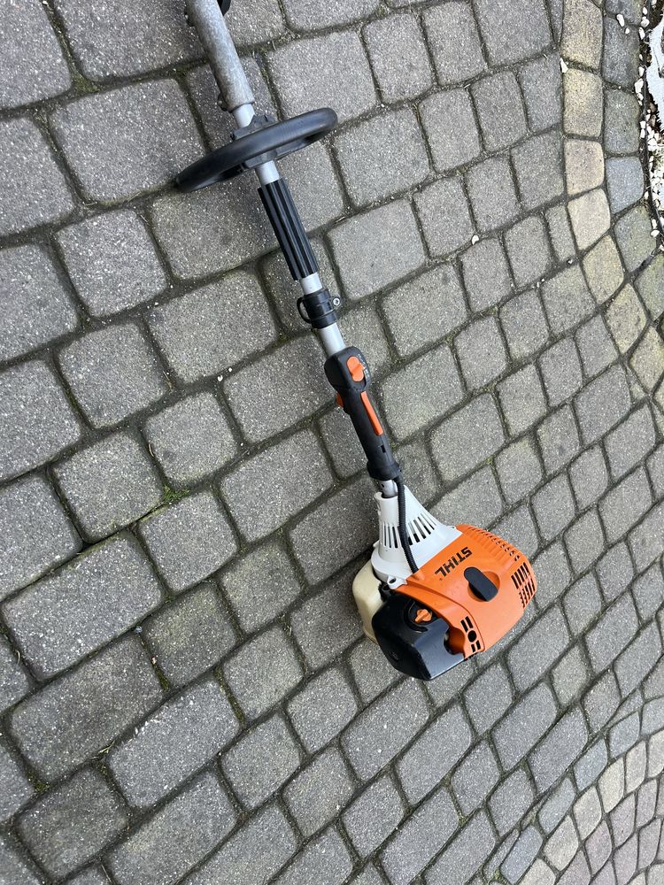 Nożyce do żywopłotu Stihl KM 130 R na wysięgniku