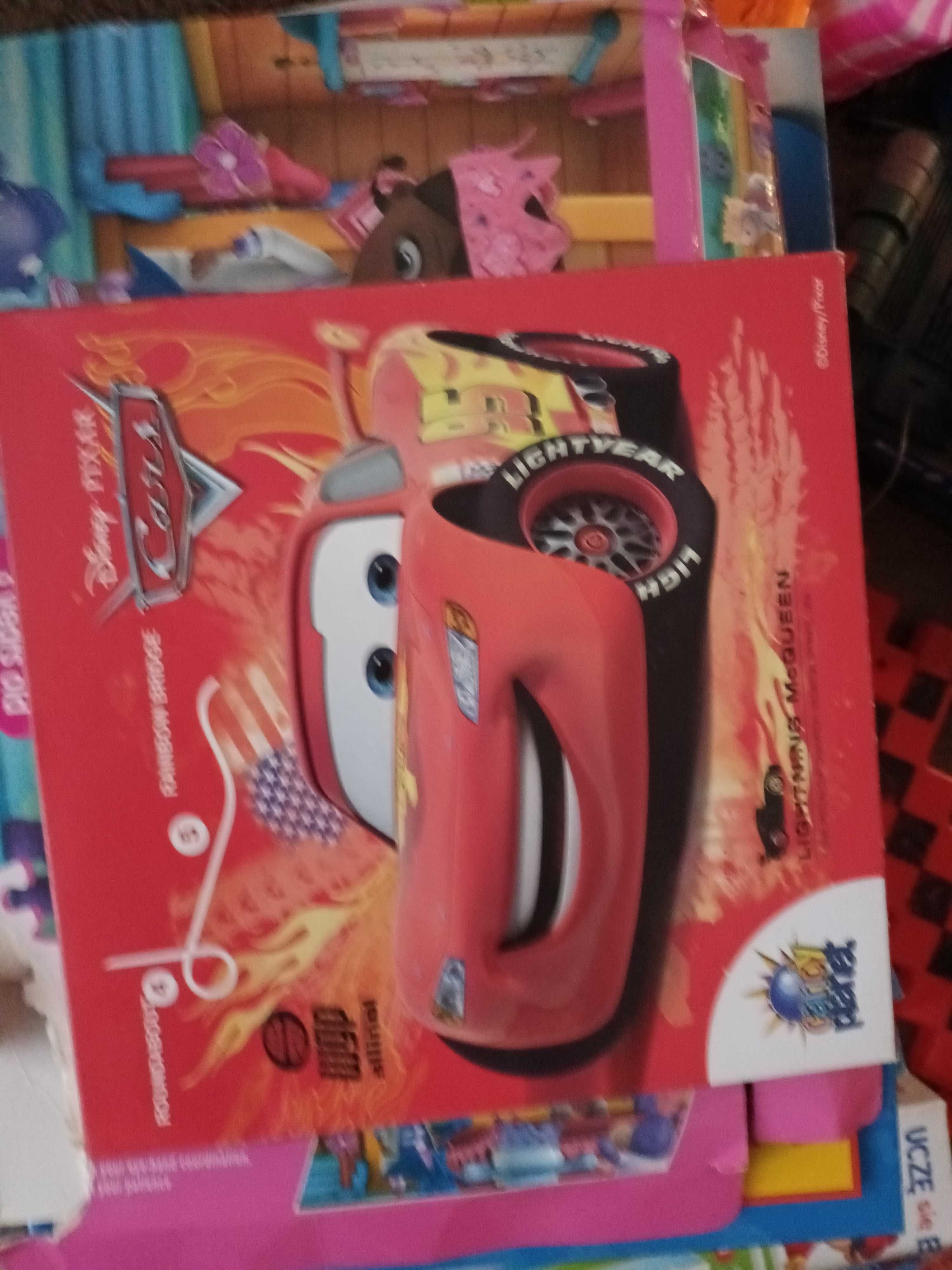 Puzzle, różne zestawy