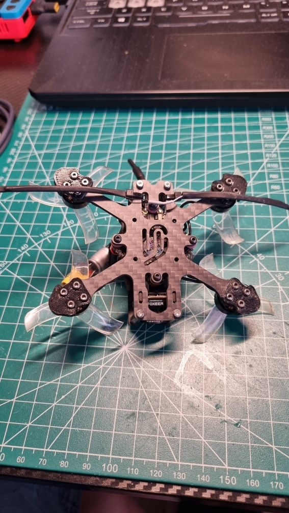 Dron FPV  Apex 2 nano  analog